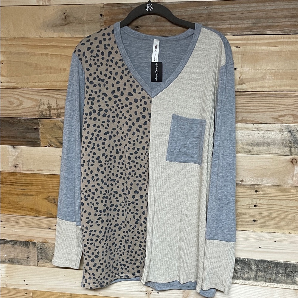 Vanilla Bay size L Gray, Brown, Black & Cream V-Neck Colorblock & Cheetah Top